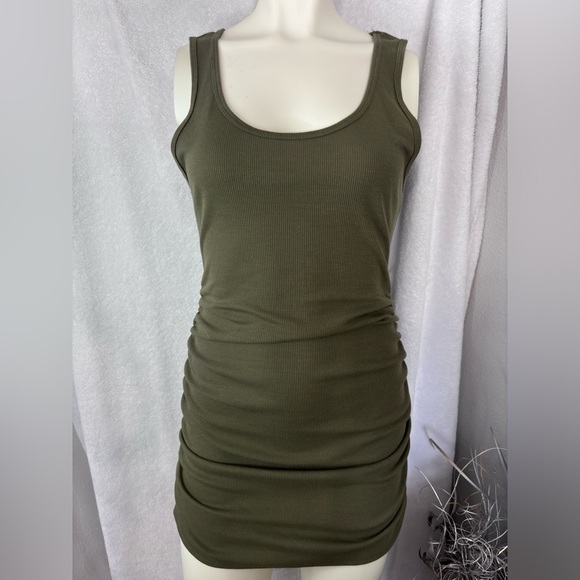 Dresses & Skirts - Dress